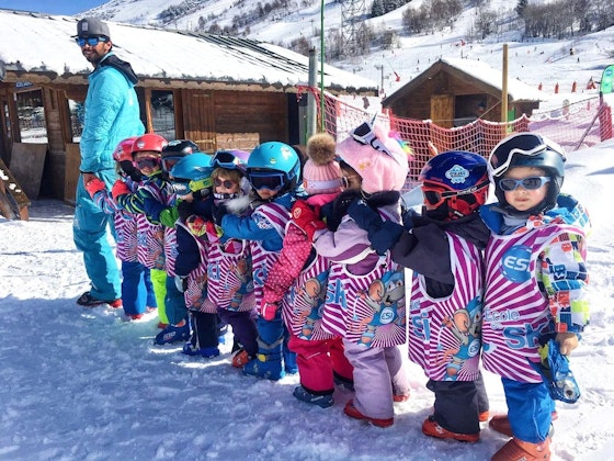 Kids Ski Lessons (4-6 y.) for First Timers Kids Ski Lessons (4-6 y.) for First Timers